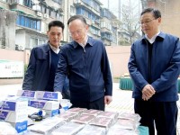 刘三江在四川烟草调研并督导打假打私工作